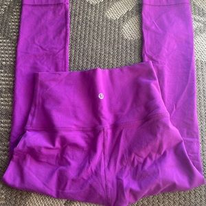 Lululemon purple cropped leggings